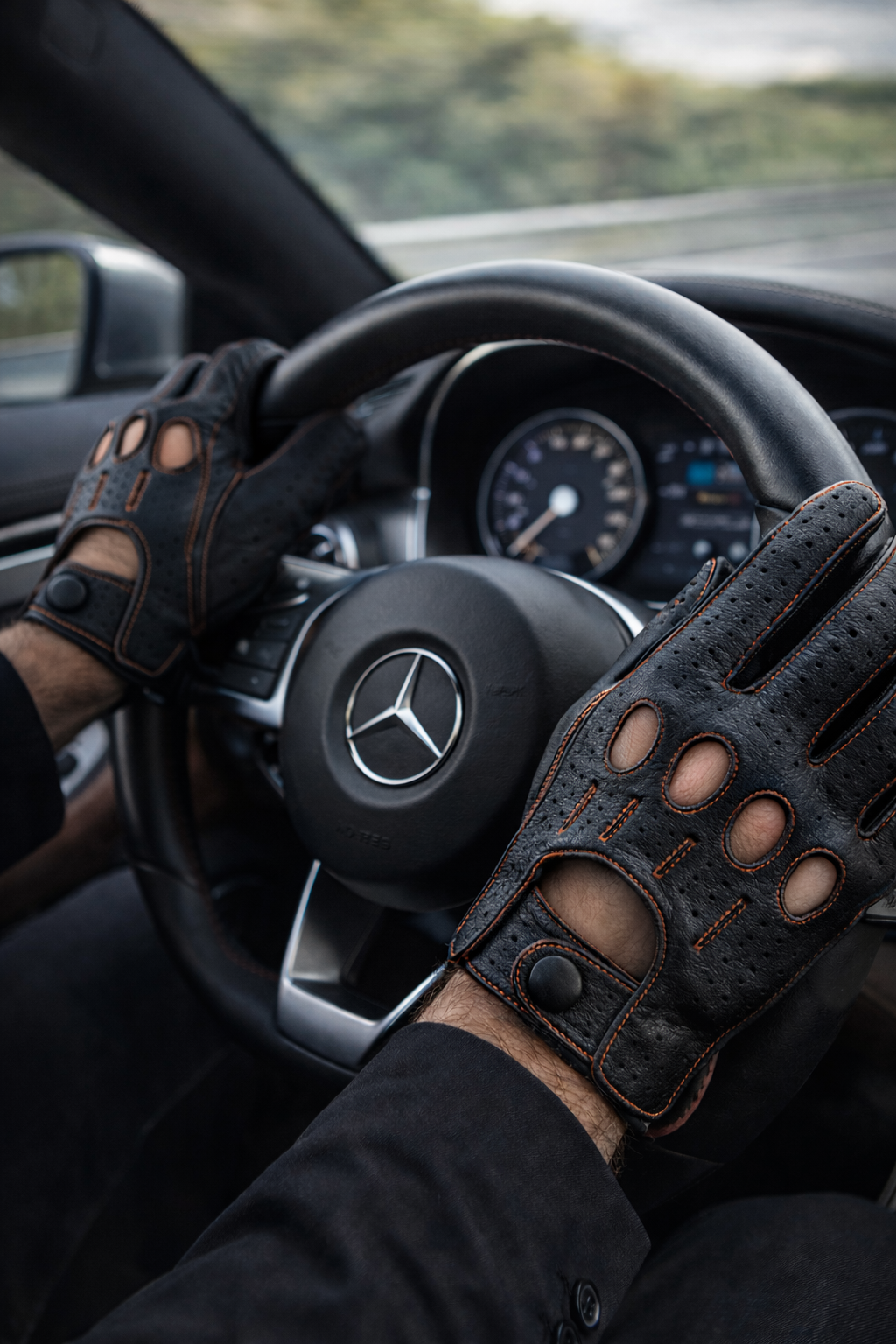 Riparo Men’s Perforated Leather Driving Gloves – Genuine Cowhide, Touchscreen Full-Finger Motorsport Style – Breathable Luxury Driving Gloves